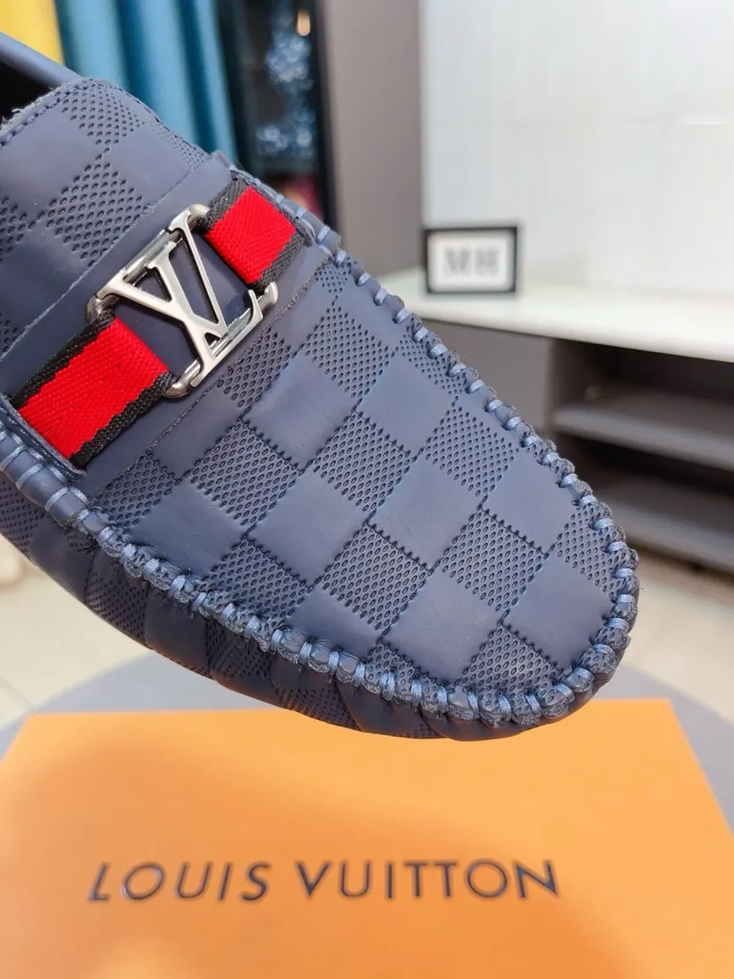 Men's men's shoes💰400🌹🌹[LV Louis Vuitton] New men's beanie shoes💝💝.. Top-grade imported cowhide embossed➕Comfortable leather lining. It is extremely skin-friendly and comfortable, feels very delicate, and the shape is very correct! Perfectly reflects the three-dimensional sense, code number: 38-44